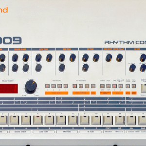 Roland TR 909 large